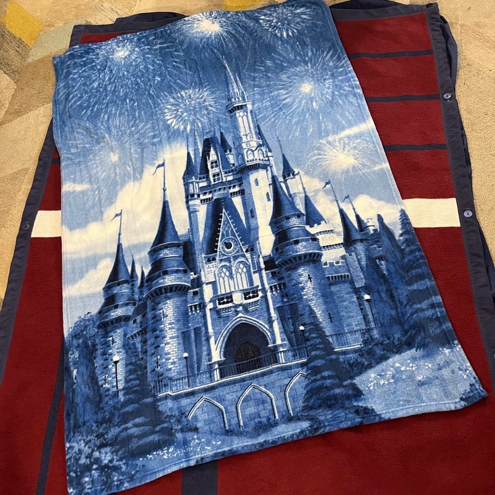 Disney Parks DisneyLand Castle Fleece Throw Blanket blue cozy warm winter
59x41”